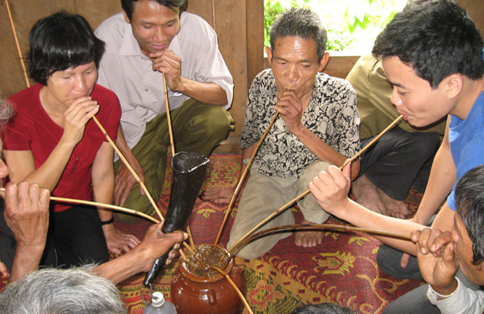 Trò chơi Thi Uống Rượu Cần