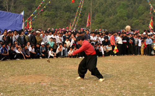 Người Mông chơi Tù lu | baotintuc.vn